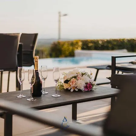Villa Klara By Awaytocroatia Kaštelir